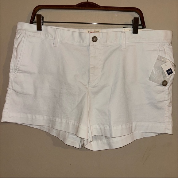 2/$30 Khakis by GAP White 5” Shorts Classic Cotton Style Size 16 - Picture 2 of 7